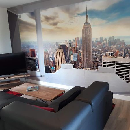 Appartement Renove Le New-York En Centre Ville - Terrasse Et Parking - Non Climatise La Roche-Chalais Exterior foto