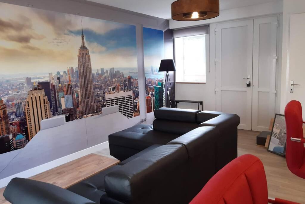 Appartement Renove Le New-York En Centre Ville - Terrasse Et Parking - Non Climatise La Roche-Chalais Exterior foto