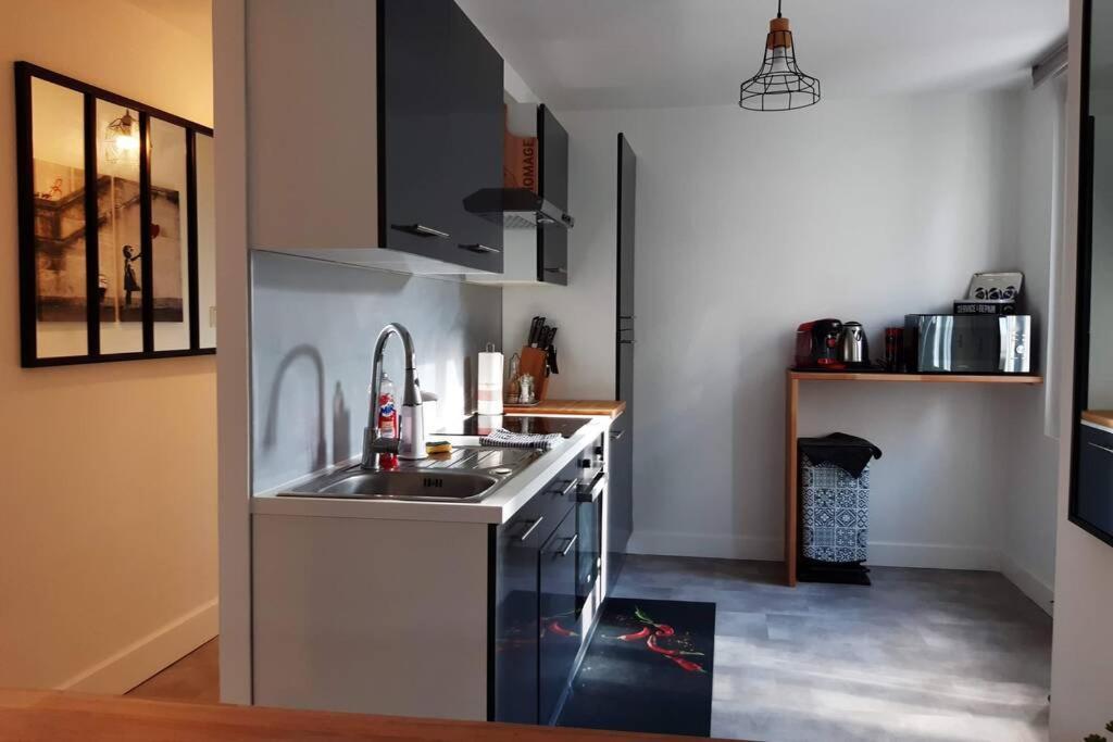 Appartement Renove Le New-York En Centre Ville - Terrasse Et Parking - Non Climatise La Roche-Chalais Exterior foto
